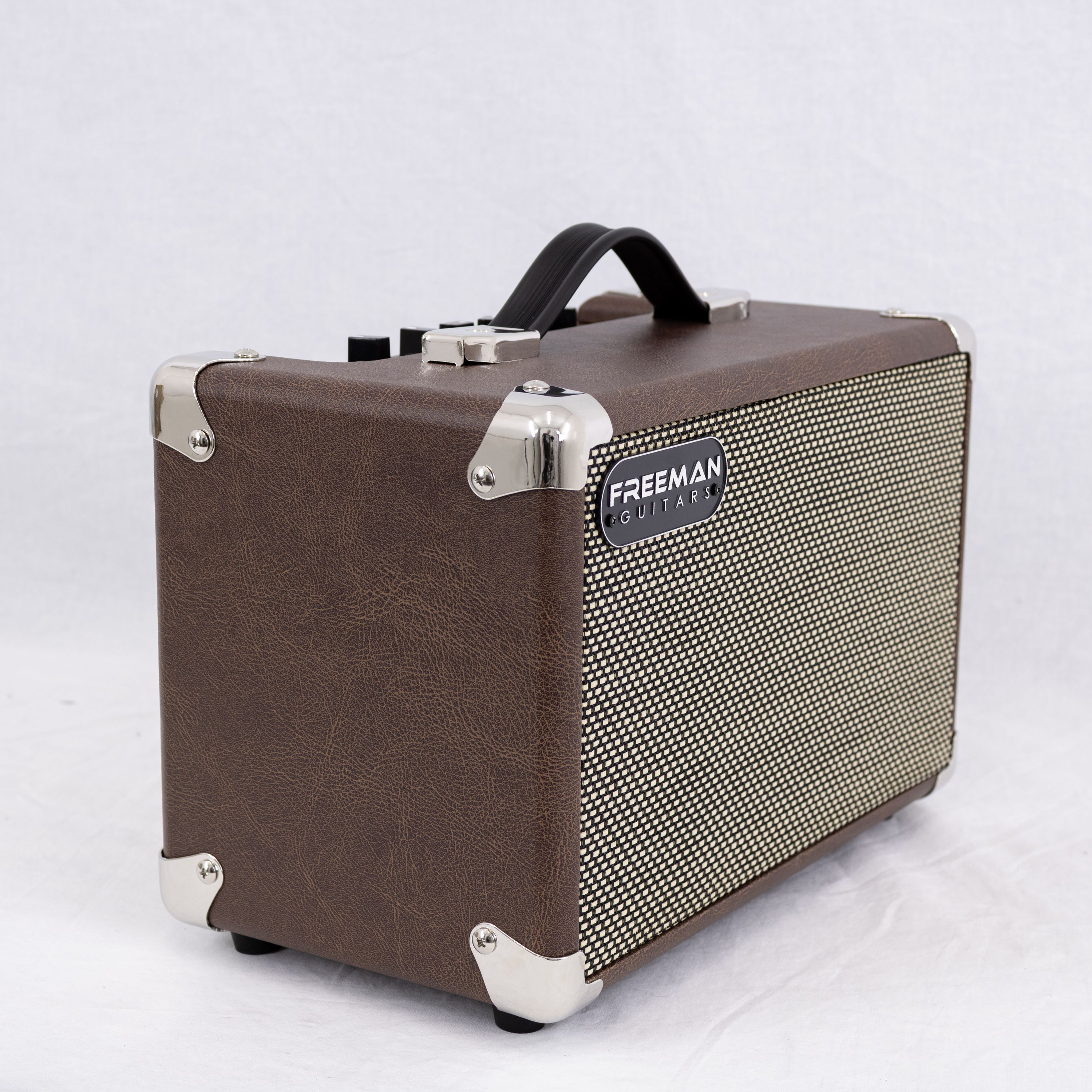 Amplificador de guitarra electroacústica Freeman 15w  PA-15RC BRW OPENBOX foto 2