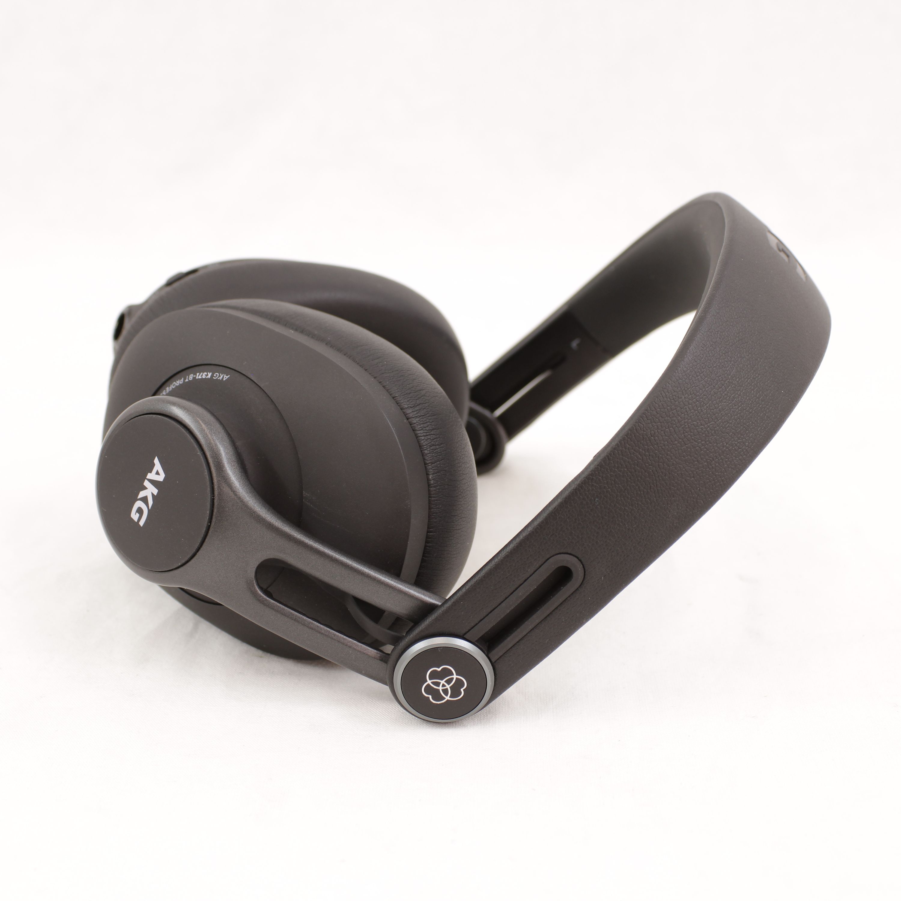 Audífonos de monitoreo bluetooth AKG K371 OPENBOX foto 3