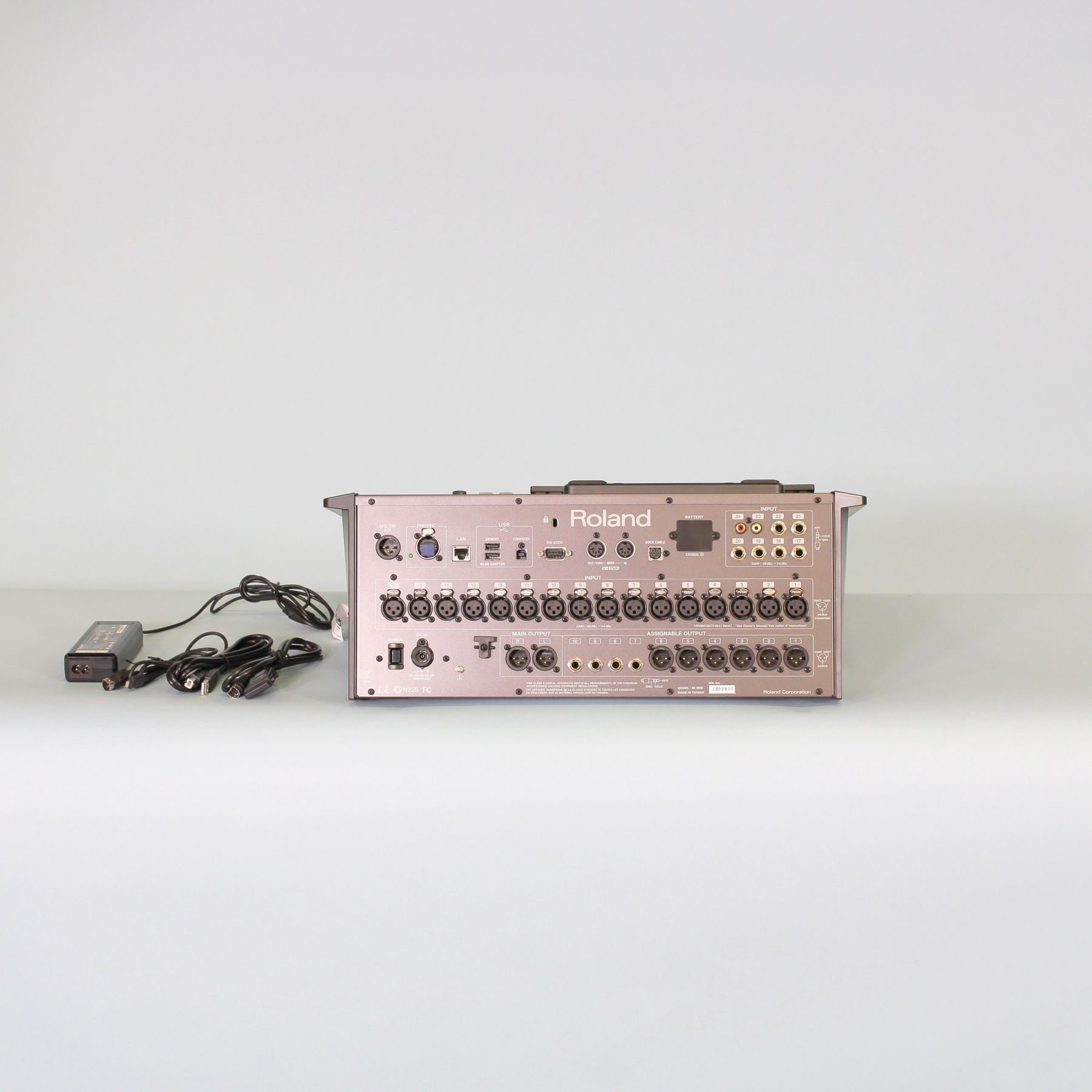 Consola de Mezcla Digital ROLAND AV M-200i - OPENBOX foto 2