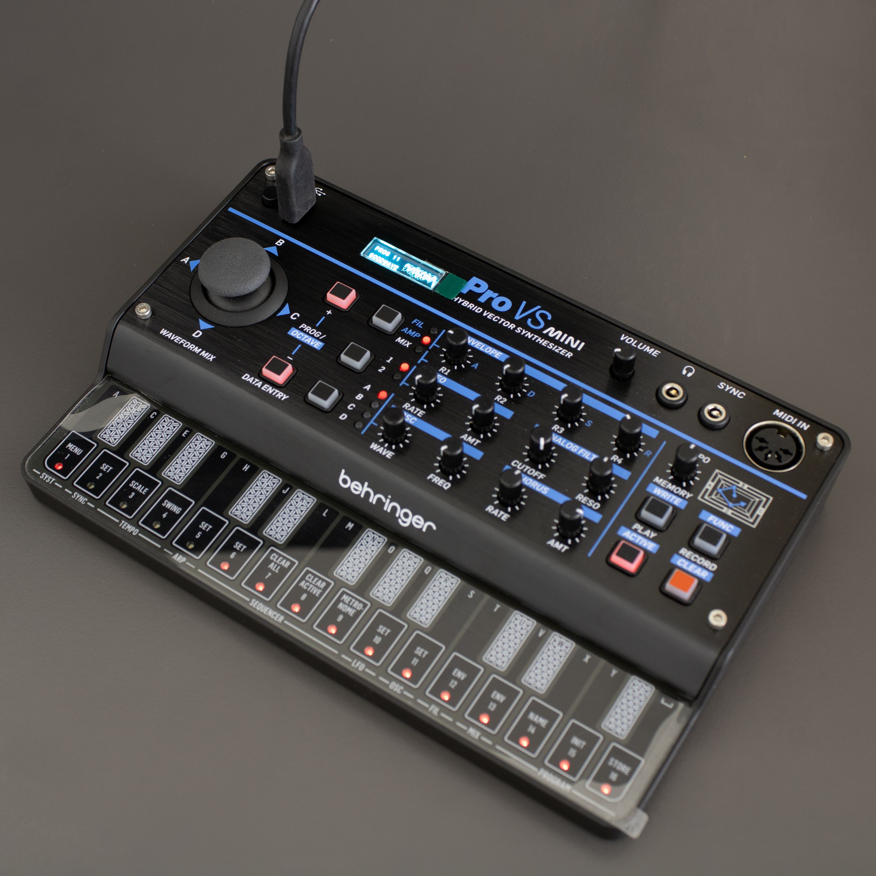 Sintetizador Behringer PRO-VS MINI OPENBOX foto 5